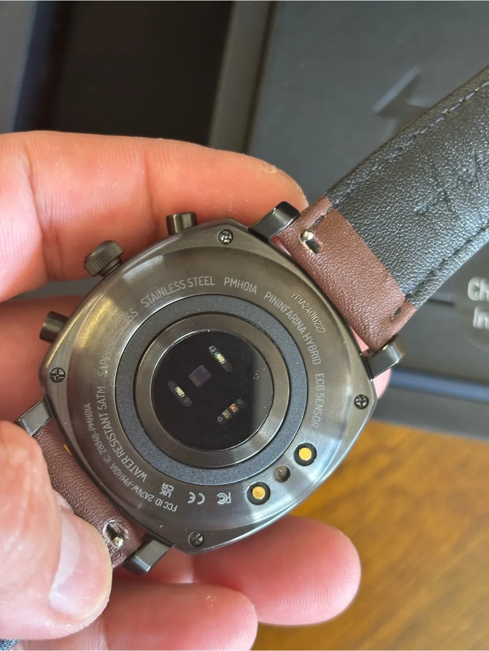 Pininfarina hybrid leather smartwatch